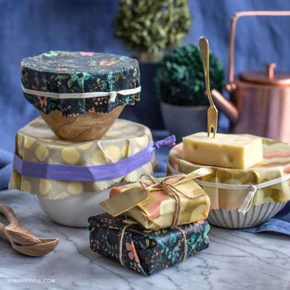 wax wraps in use on containers