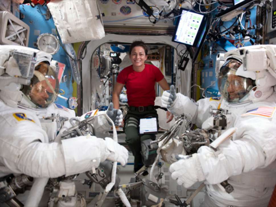 astronauts-on-space-station.jpg