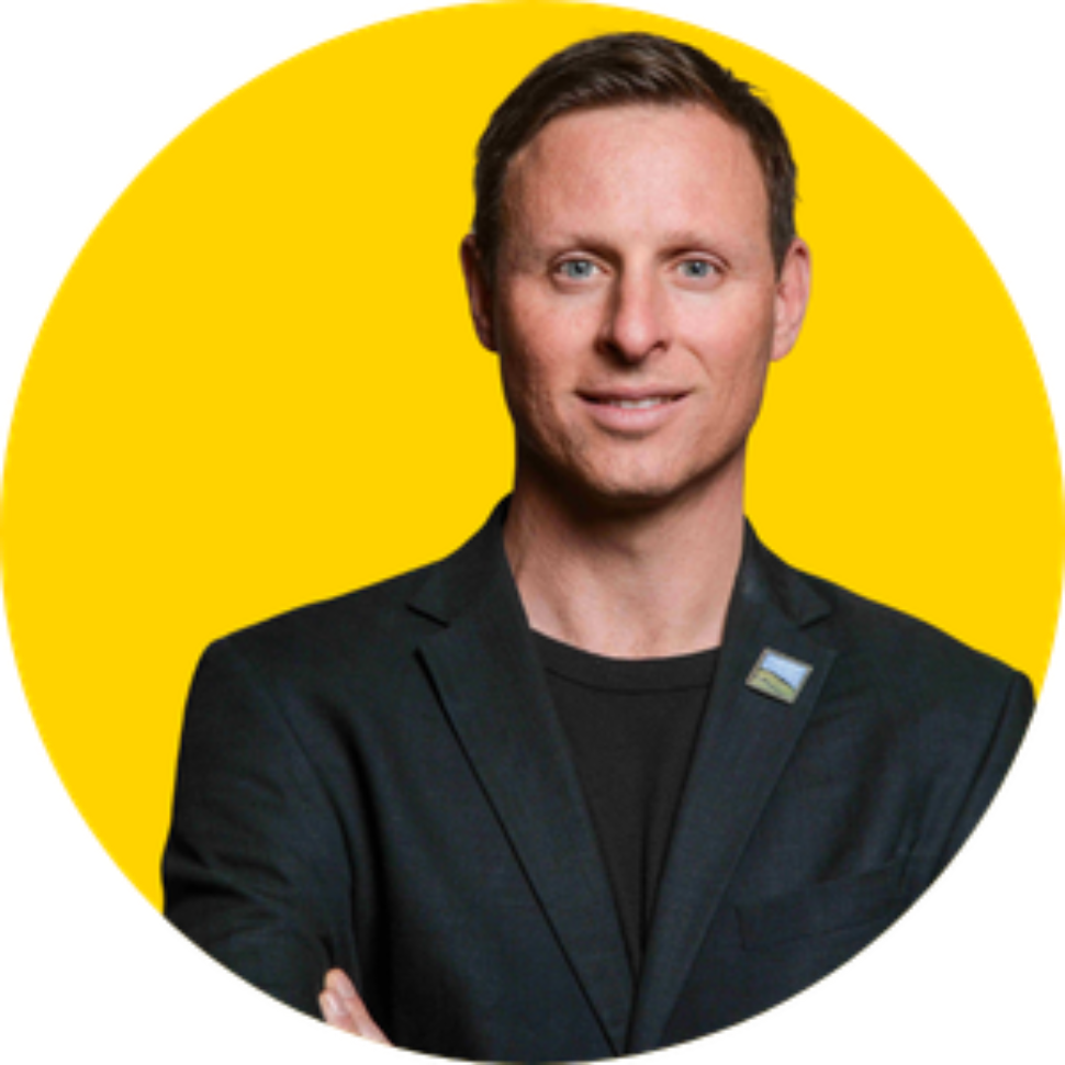 Headshot_Danny Eckert.png